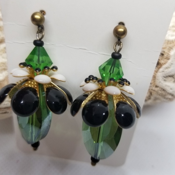 Earrings - Picture 4 of 5